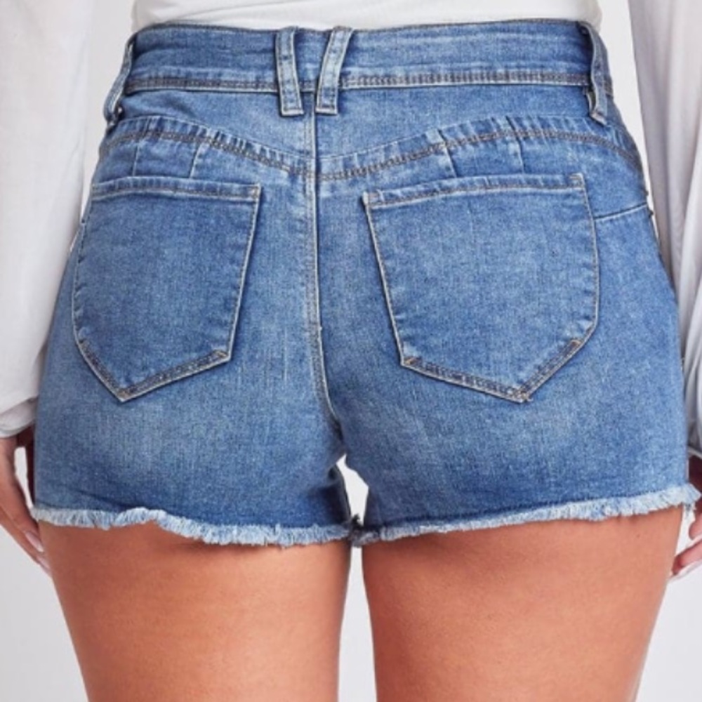 Woman’s Size 7 YMI shorts